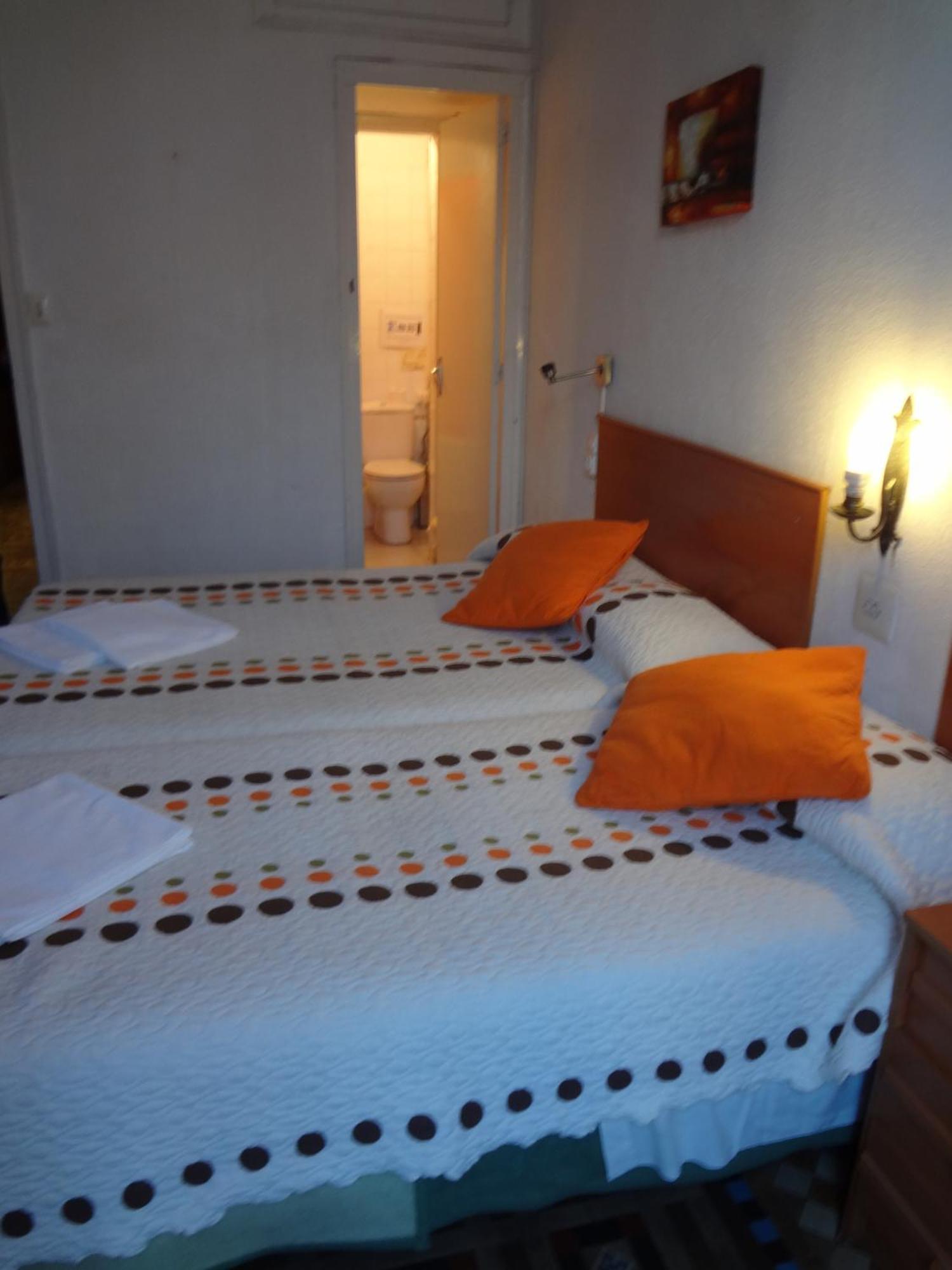 Hostal Lima Barcelona Buitenkant foto