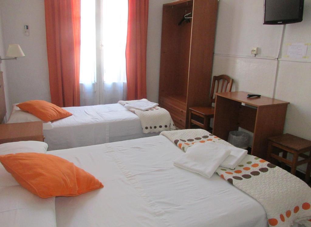 Hostal Lima Barcelona Buitenkant foto